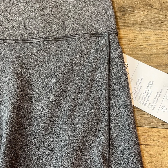 Athleta Charcoal Gray Salutation Stash Pocket II 7/8 Tight Leggings - Picture 5 of 9